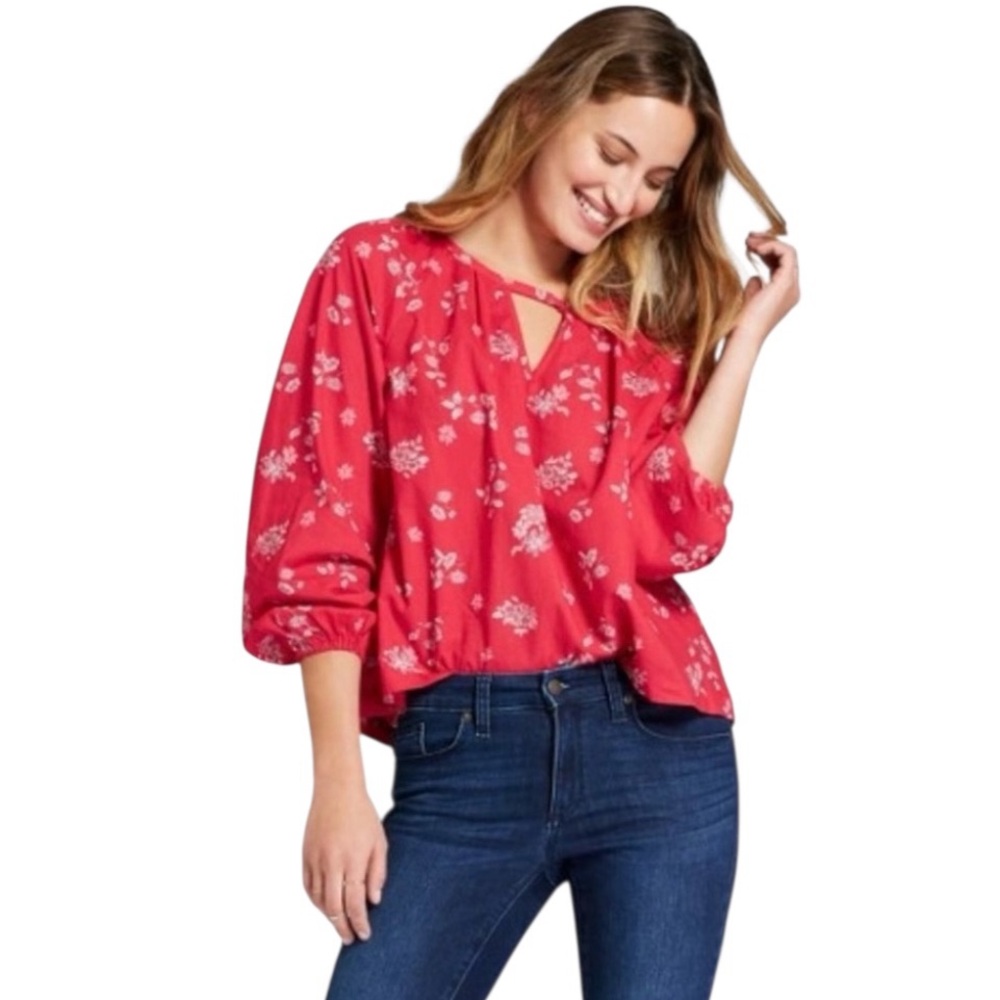 Universal Thread Front Keyhole Cutout Floral Blouse (NWT) (Size: Medium)